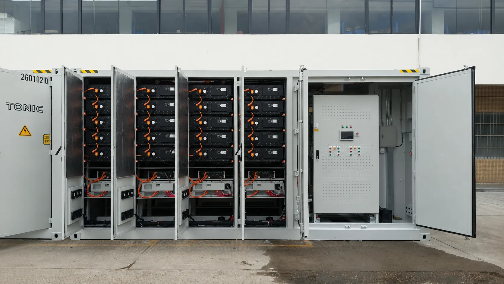 AINEGY liquid-cooled 1MWh to 2MWh Solar-Diesel BESS Container Series real product view