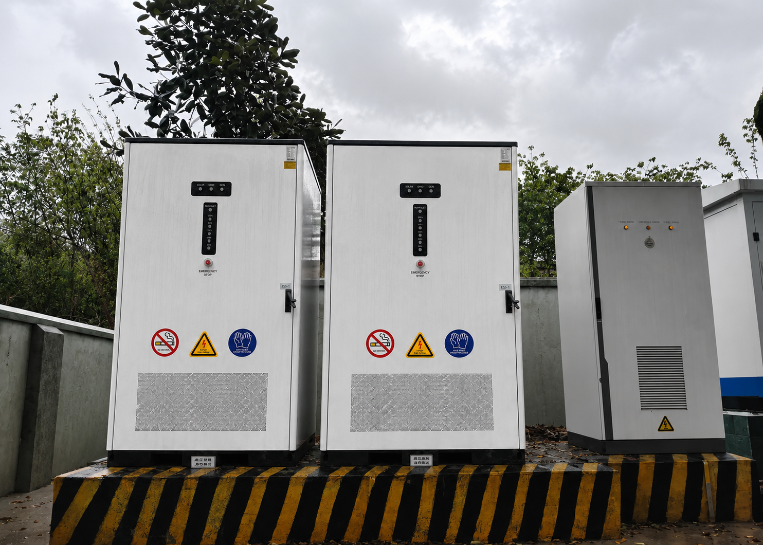 AINEGY Solar BESS Cabinet / On-grid or Off-grid / Air Cooling applications for factory gas station supermarket PV generation mountain island and backup-ready projects